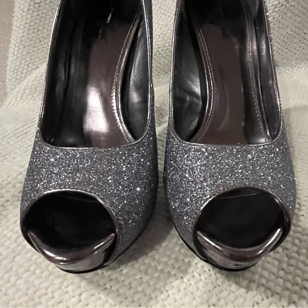 Women’s sparkly silver peep toe pump heels - Picture 4 of 10